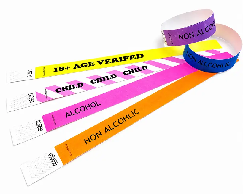 Braccialetti in carta con stampa errata