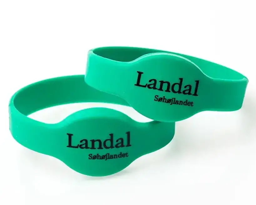 Braccialetti in silicone con targhetta RFID