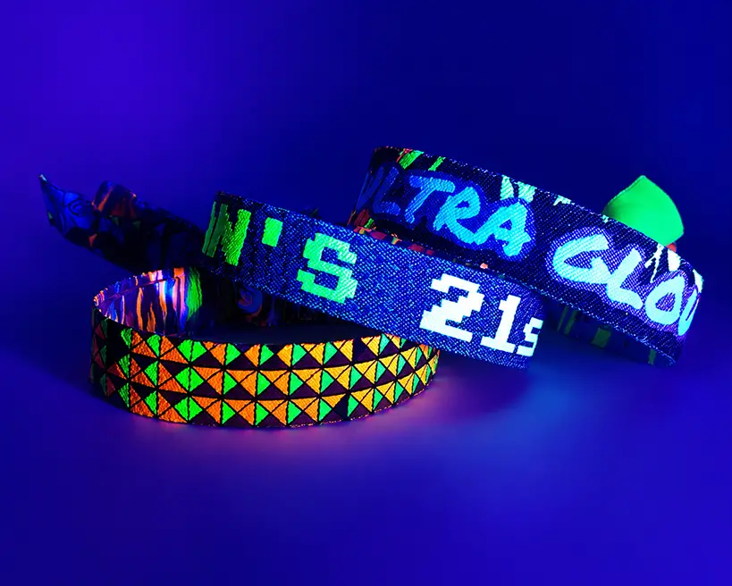 braccialetti per eventi con effetto luminescente
