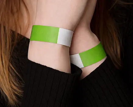 Verdi neon braccialetti di carta